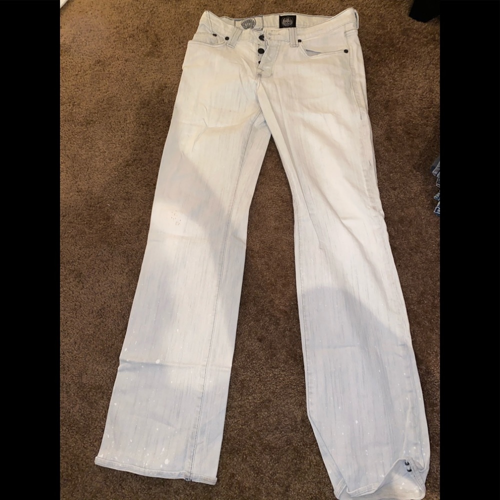 Rock & Republic distressed light gray jean